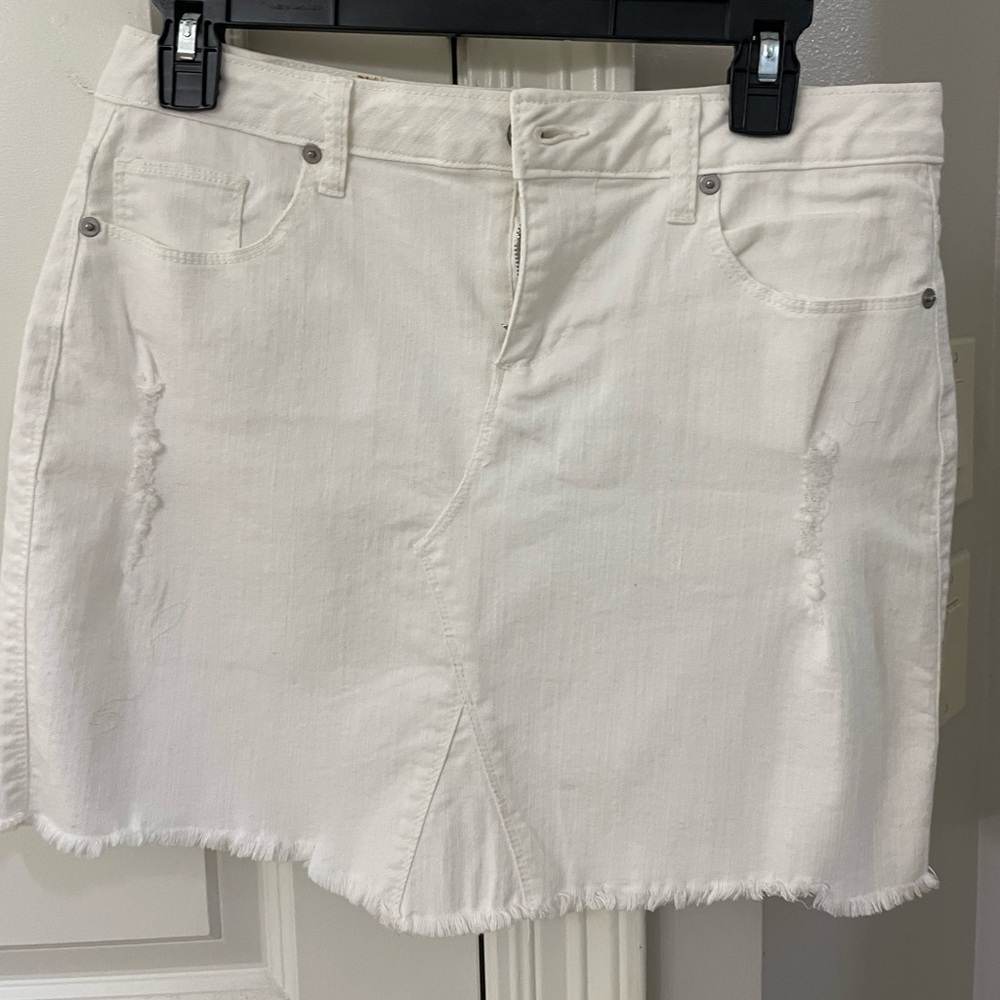 Love Tree white denim stretch skirt size L